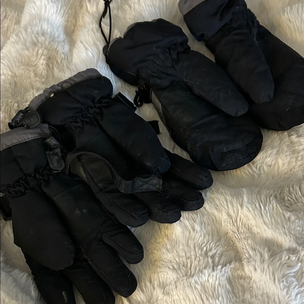 3M Thinsulate Kids Mittens - Black and Blue